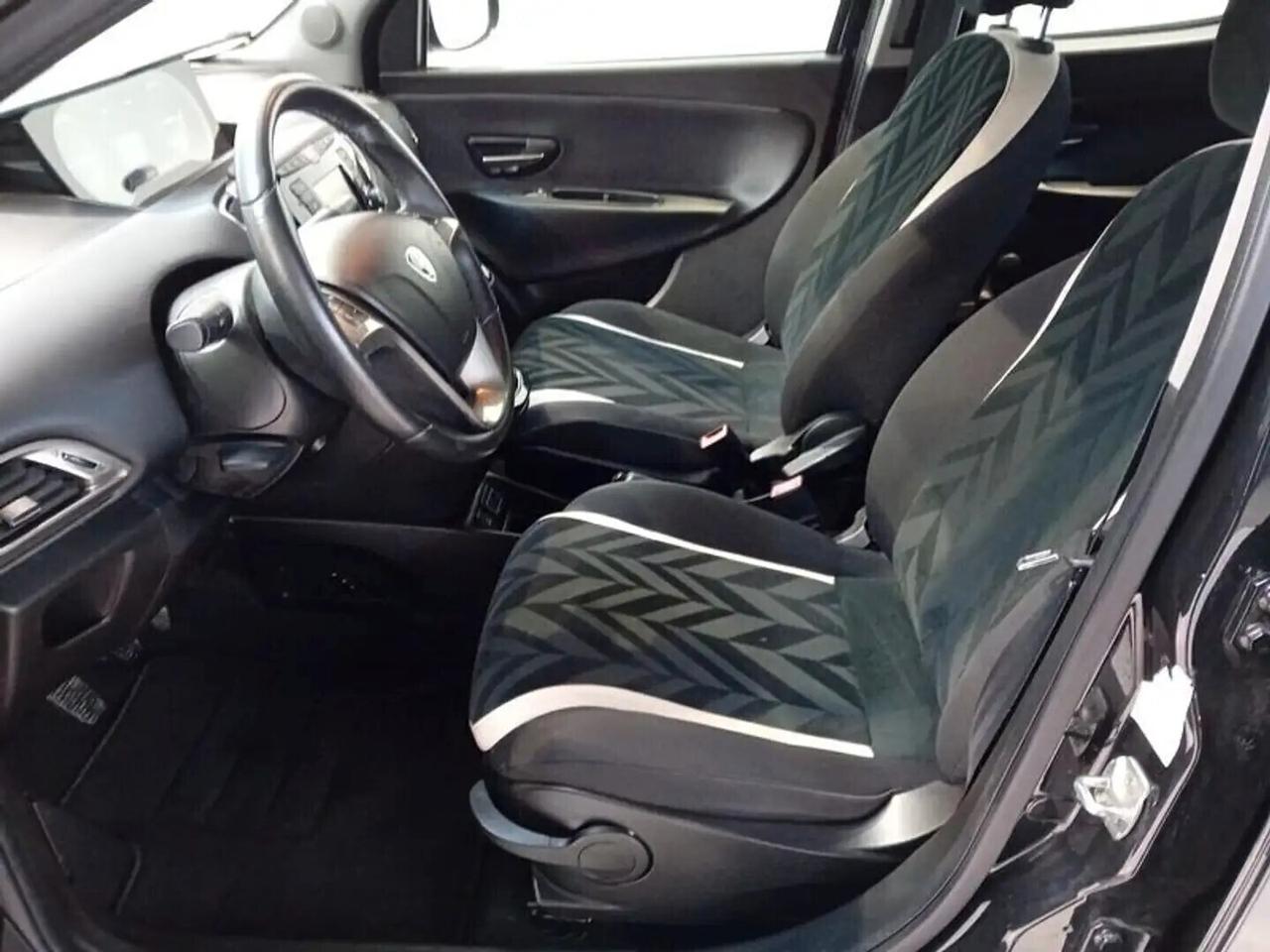 Lancia Ypsilon 1.2 69 CV 5 porte S&S Gold