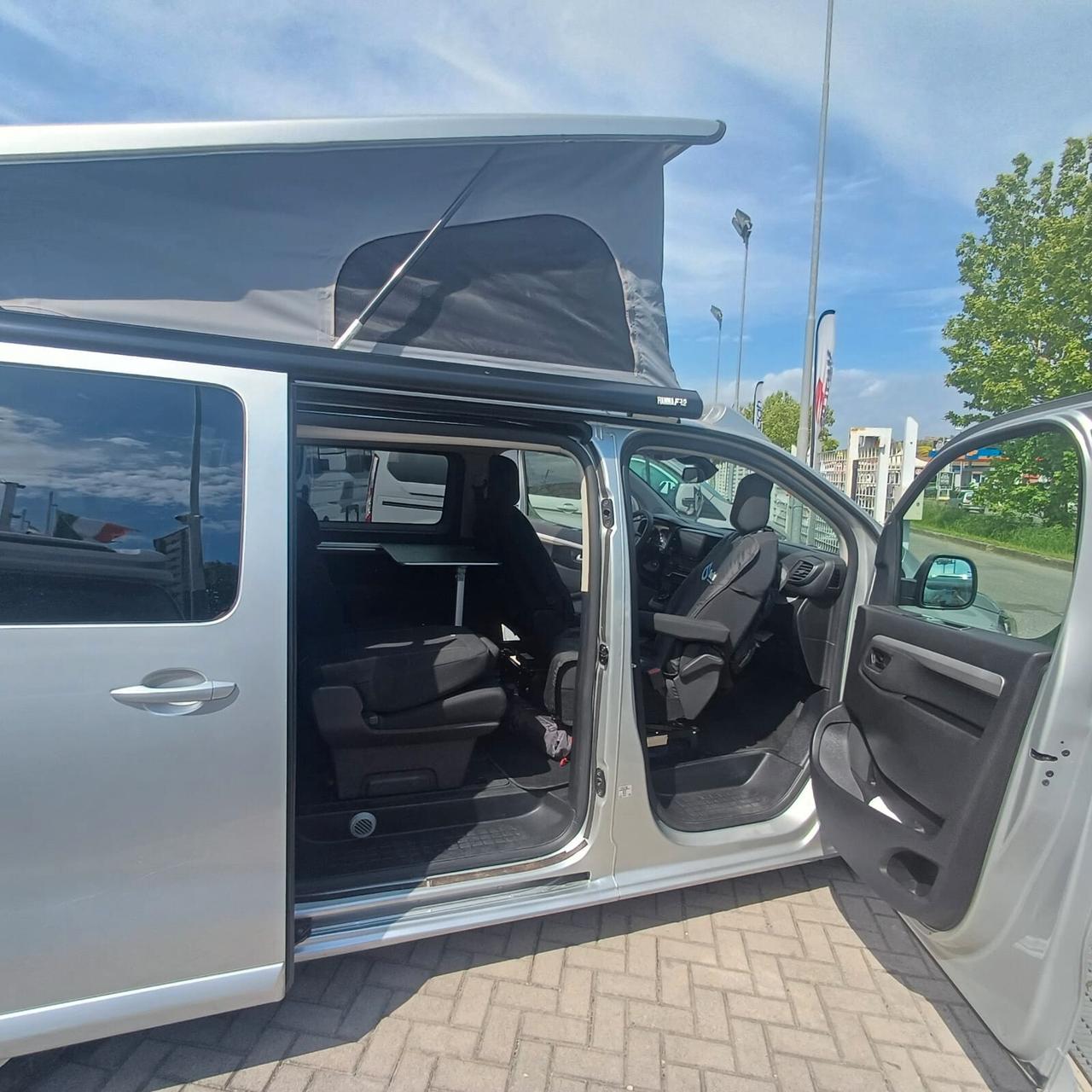 TRAVELLER VAN