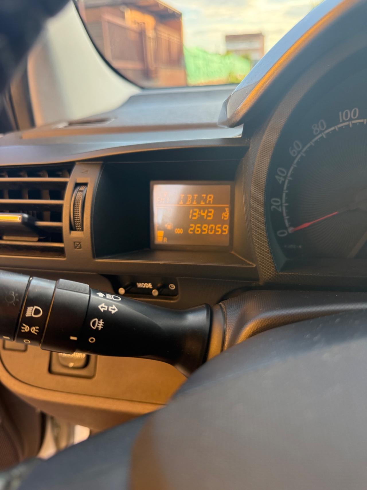 Toyota iQ 1.0 Sol