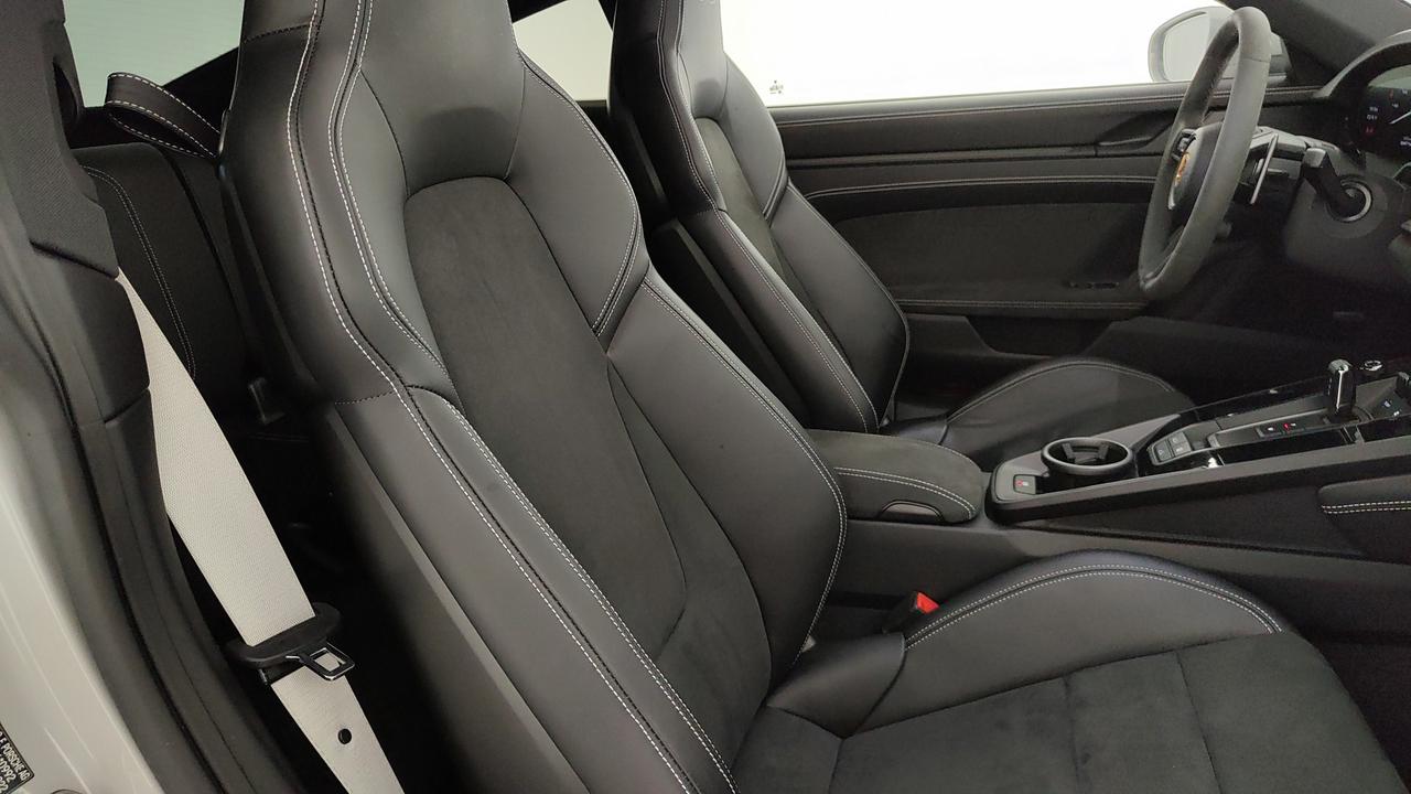 PORSCHE 911 VIII Carrera 992 Coupe - 911 Coupe 3.0 Carrera 4 GTS aut