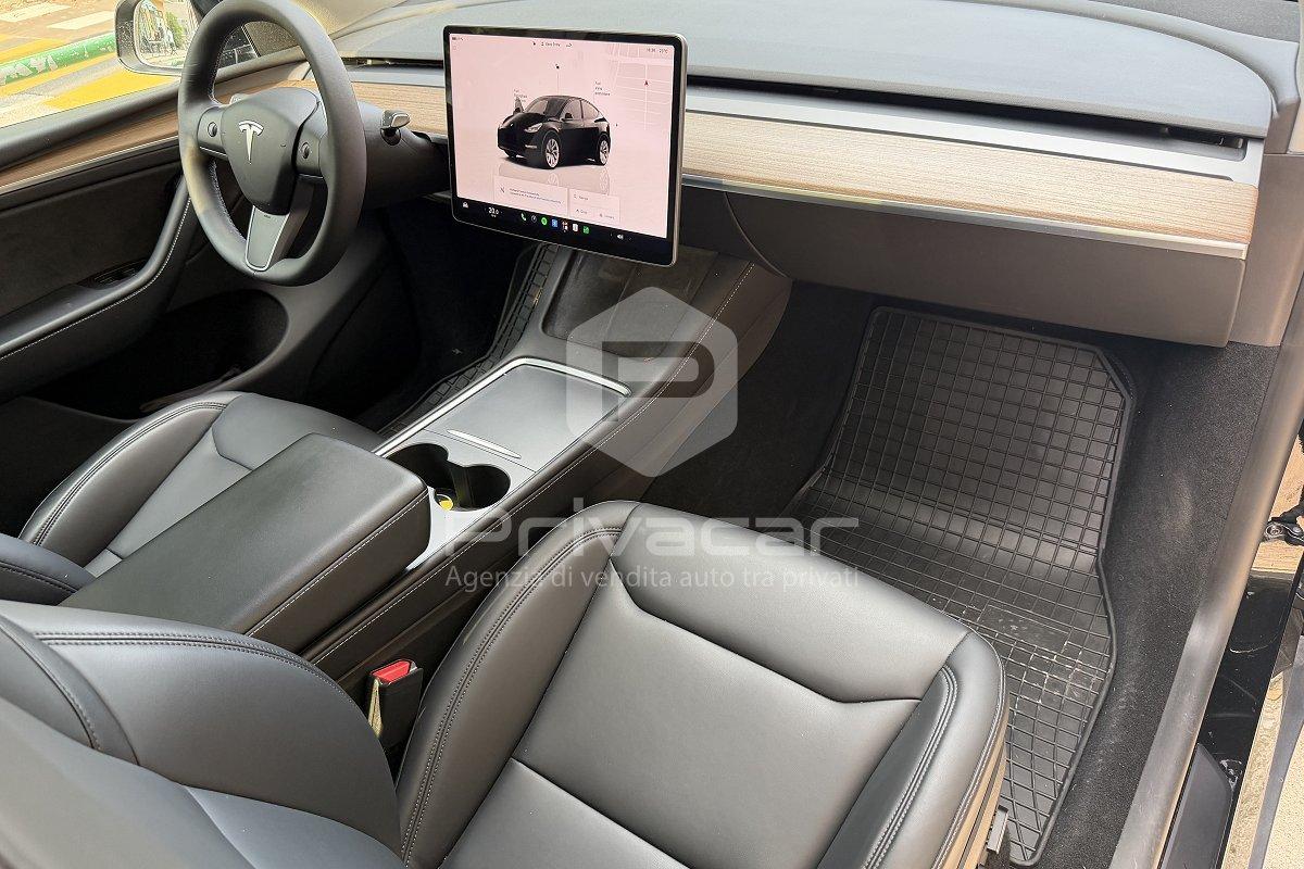 TESLA Model Y RWD