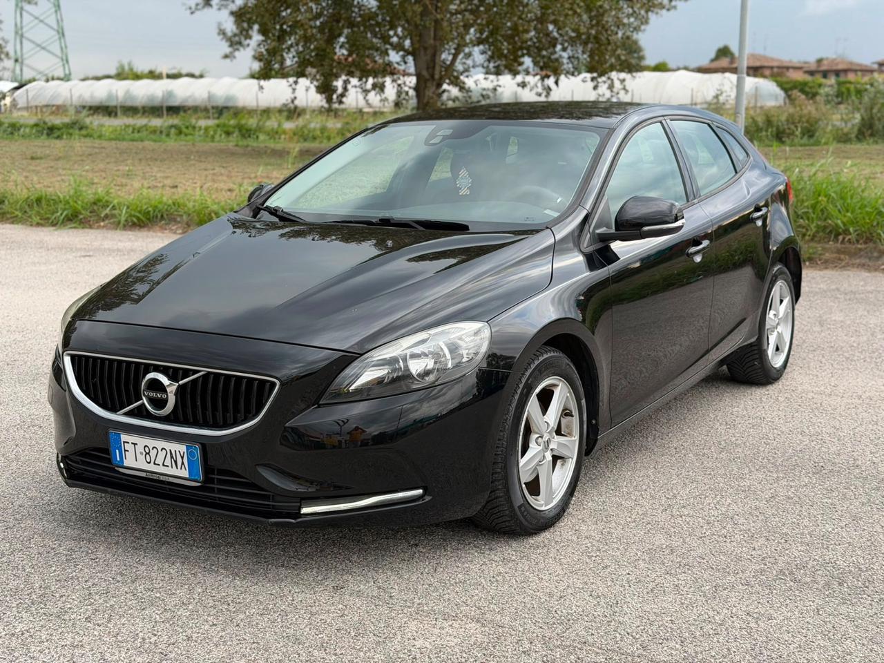 Volvo V40 2.0 diesel 2019 D2 R-design