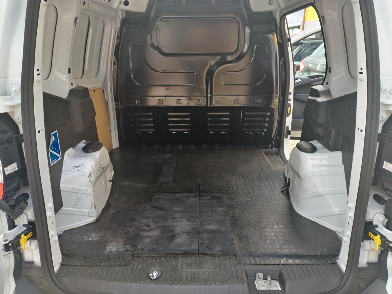 Ford Transit Courier 1.5 TDCI Incidentata/Sinistrata