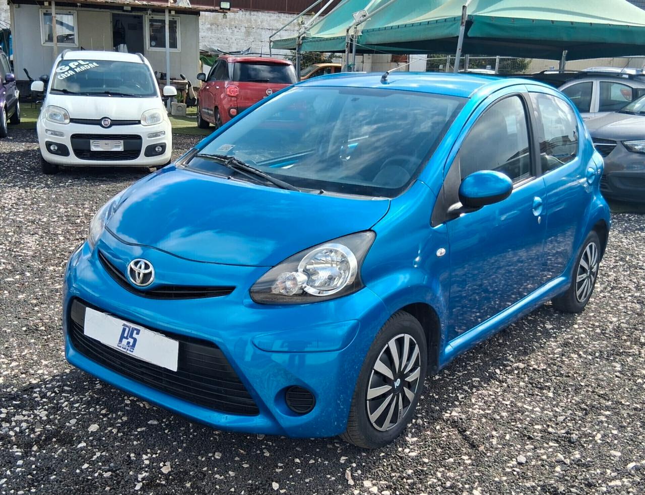 Toyota Aygo 1.0 12V VVT-i 5 porte Cool Soda Connect