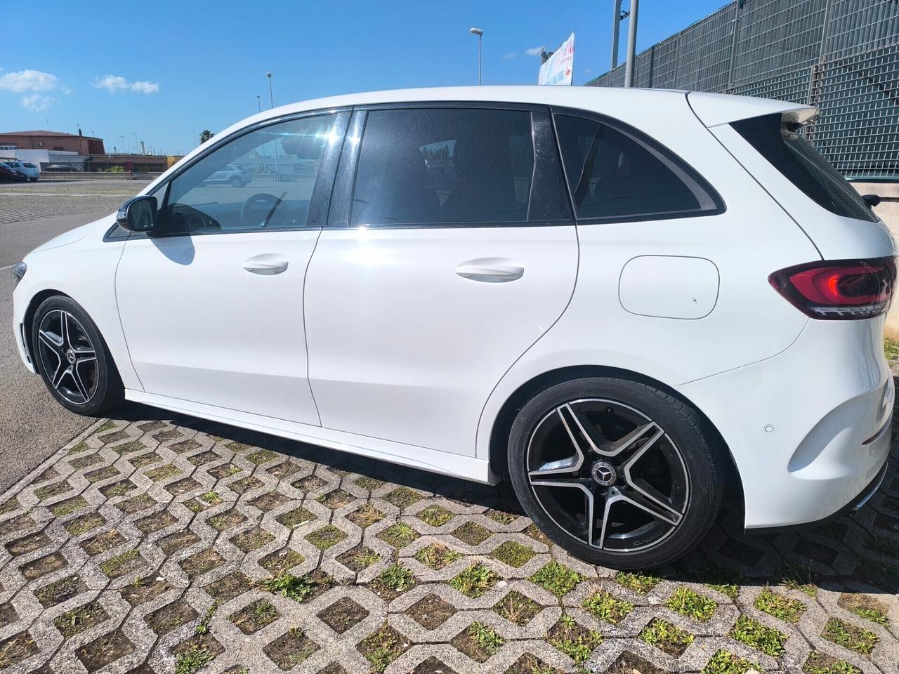 MERCEDES CLASSE B AMG PREMIUM 180CDI LED/NAV/TETTO/