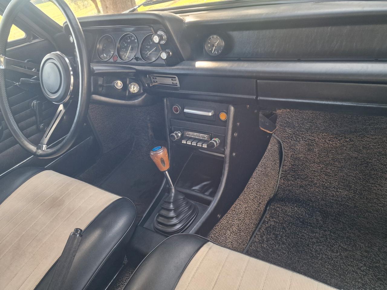 Bmw 2002 Tii - Book Service 5 speed