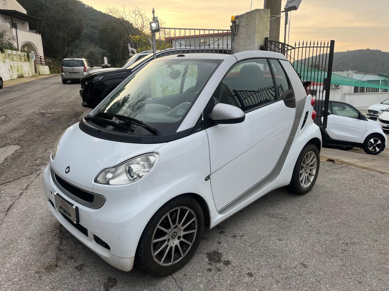 Smart ForTwo 1000 52 kW MHD coupé pure