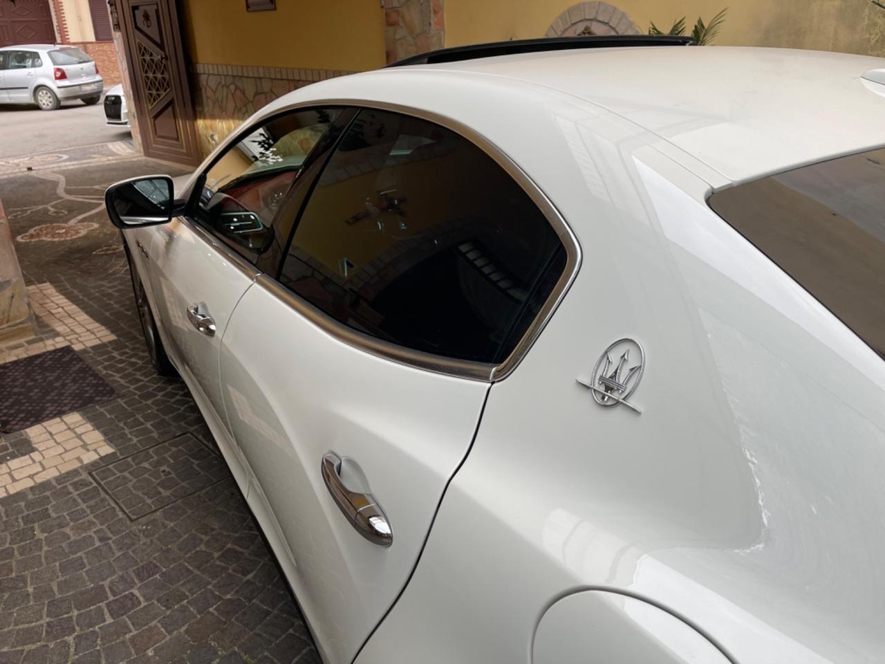 Maserati Ghibli V6 Diesel 275 CV,INTERNI CARTIER,TETTO APRIBILE.