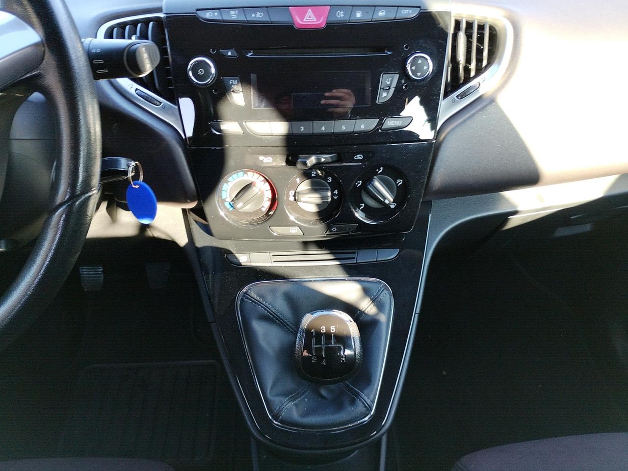Lancia Ypsilon 5 Porte Ypsilon 0.9 t.air Gold ecochic metano 80cv