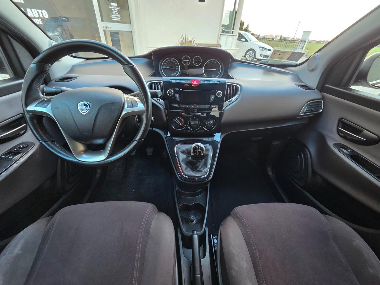 Lancia Ypsilon 0.9 TwinAir 85 CV 5 porte Metano Ecochic Gold