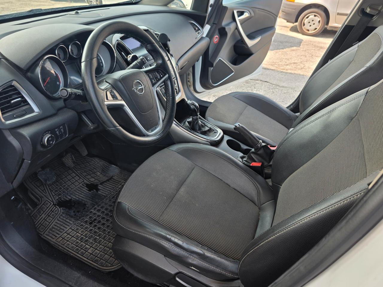 Opel Astra 1.7 CDTI 110CV 5 porte Cosmo con 276.000km Neopatentati ok