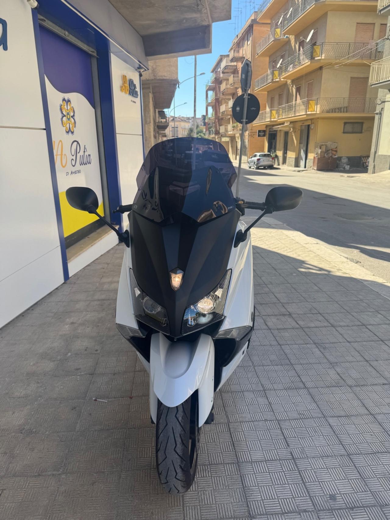 Yamaha TMAX 530