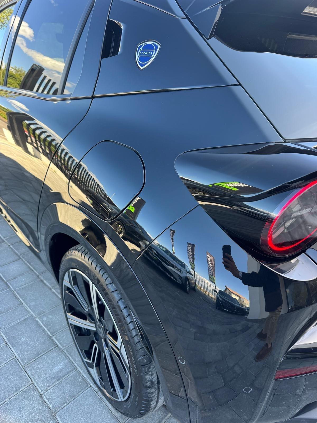 Lancia Ypsilon Hybrid e-DCT LX
