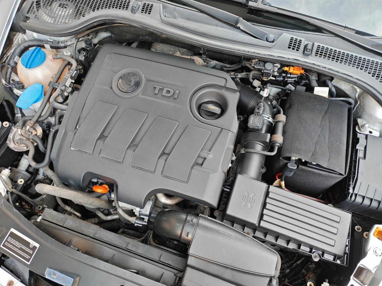 Skoda Octavia 1.6 TDI 105cv DSG / 78.000km / Unipro