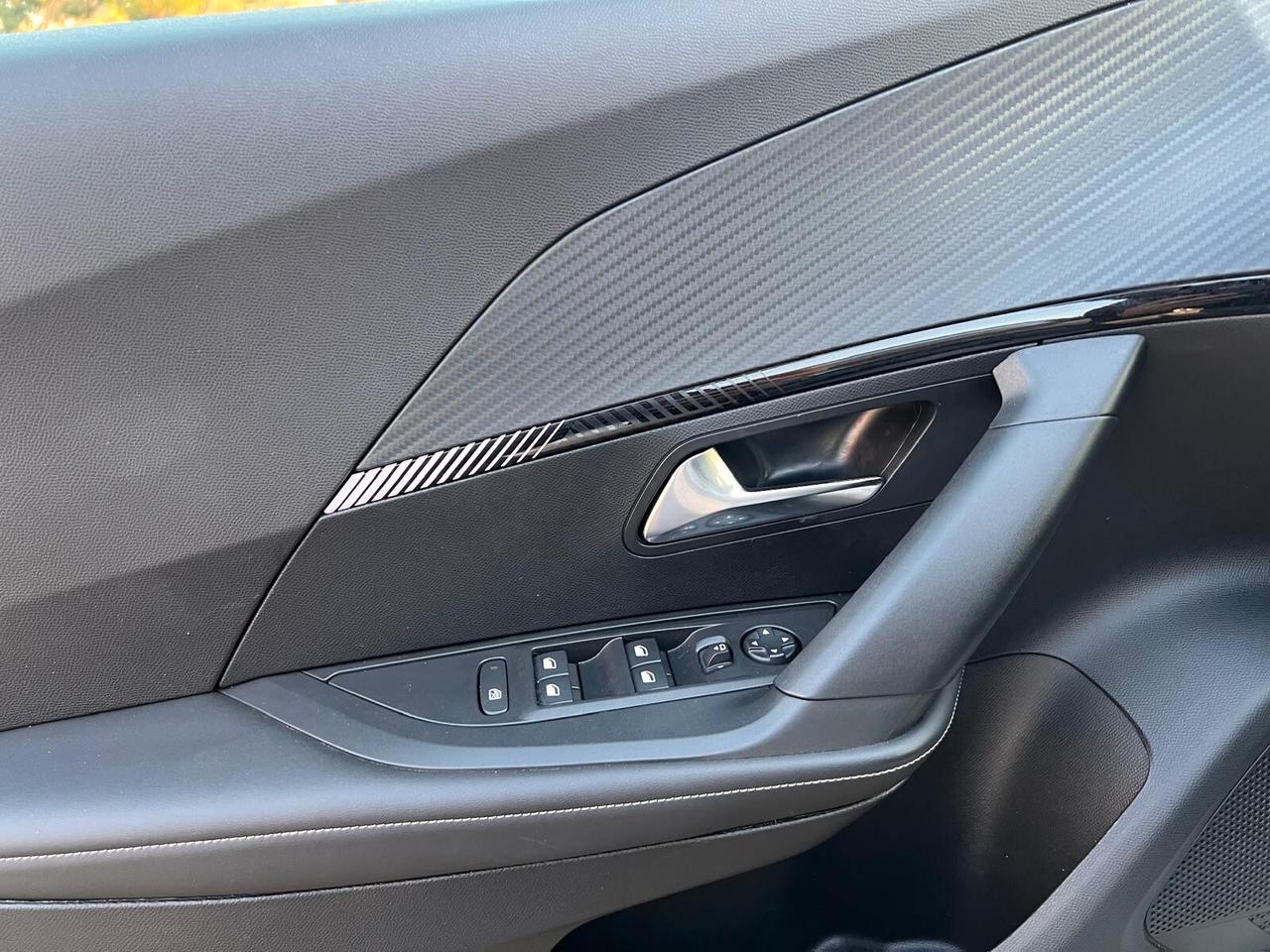 Peugeot 2008 PureTech 100 S&S Allure