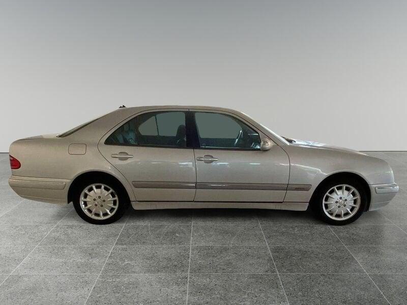 Mercedes-Benz Classe E E 200 Kompressor cat Classic