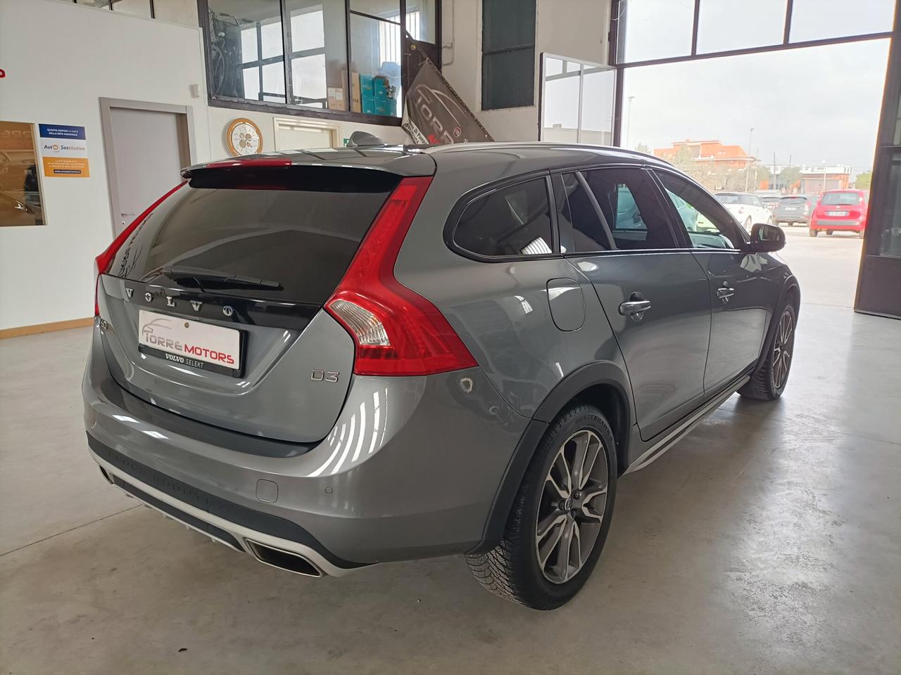 Volvo V60 2.0 D3 150 CV Geartronic R-design - 06/2016