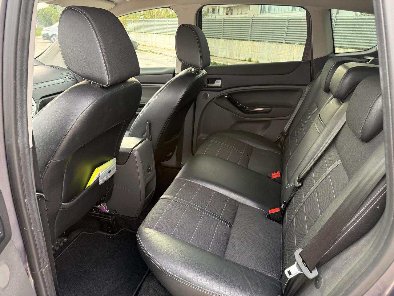 Ford Kuga 2.0 TDCi 163 CV 4WD Titanium