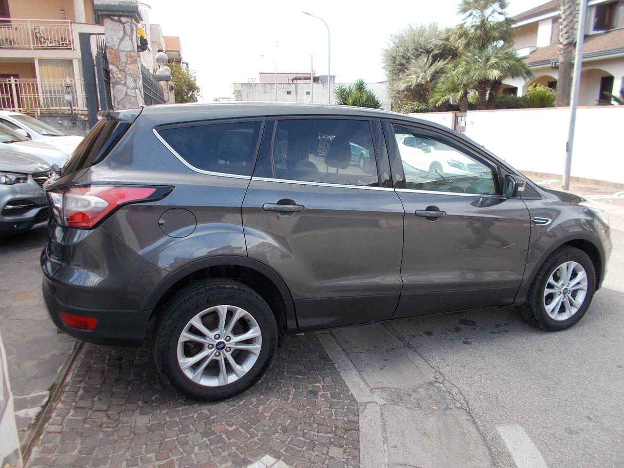 Ford Kuga 1.5 TDCI 120 CV S&S 2WD Powershift Edition