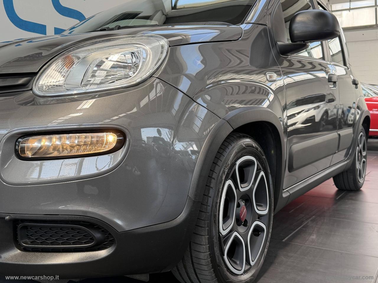 FIAT Panda 1.0 FireFly S&S Hybrid City Life NEOPATENTATI