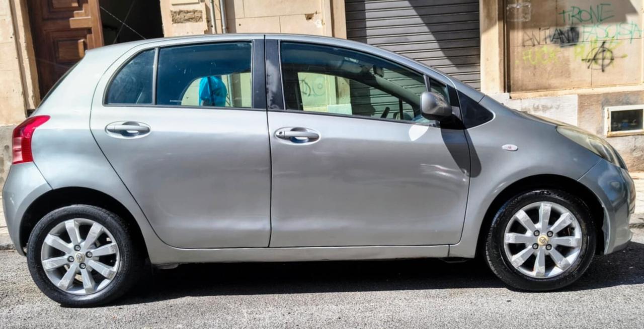 Toyota Yaris Verso 1.3i 16V cat Sol '03