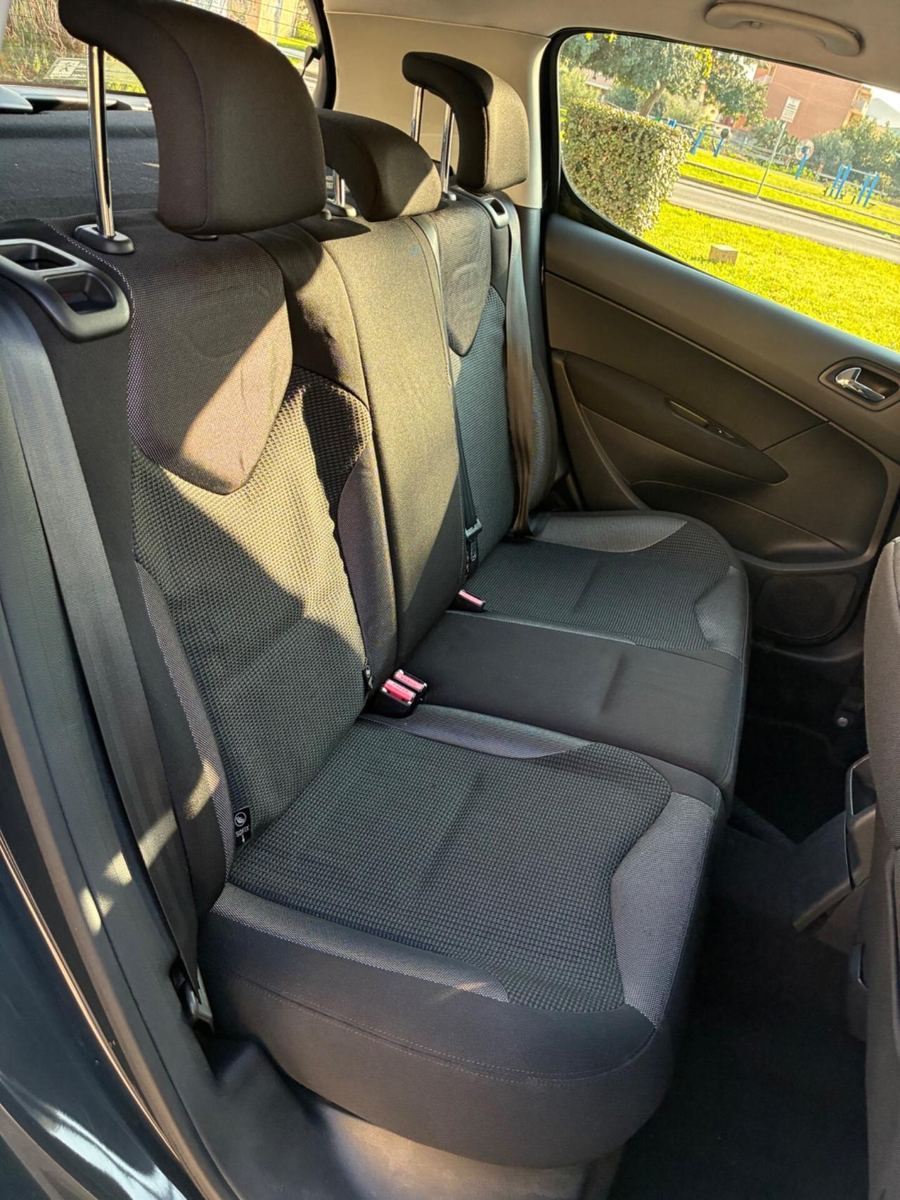 Peugeot 308 1.6 HDi 90CV 3p. Tecno