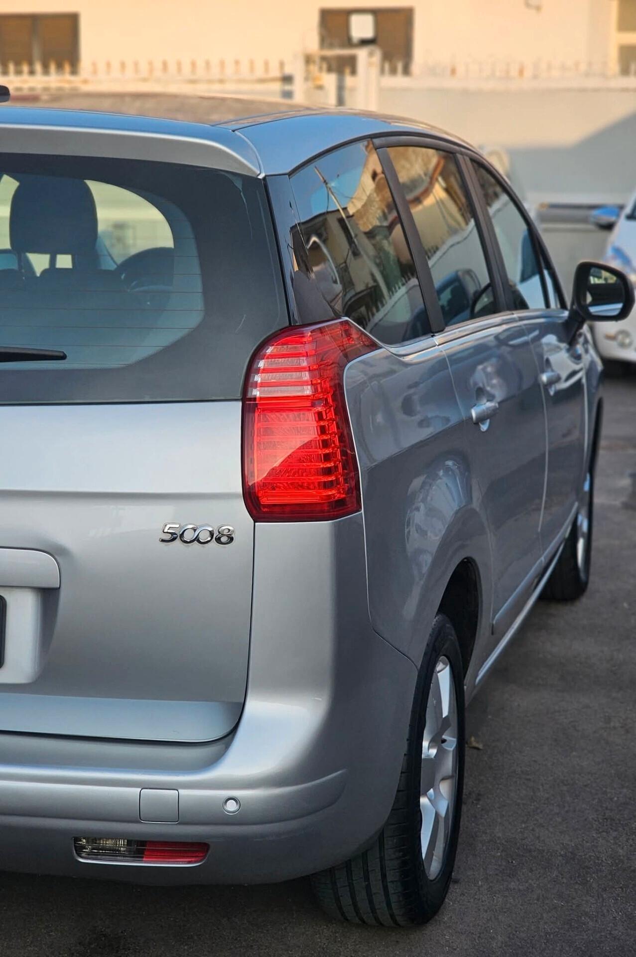 Peugeot 5008 1.6 HDi 112CV Tecno 7 posti