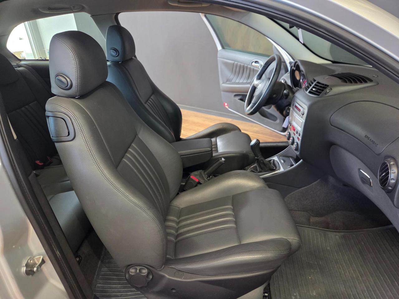 Alfa Romeo 147 3 Porte 147 3p 1.6 ts 16v Distinctive c/esp 105cv