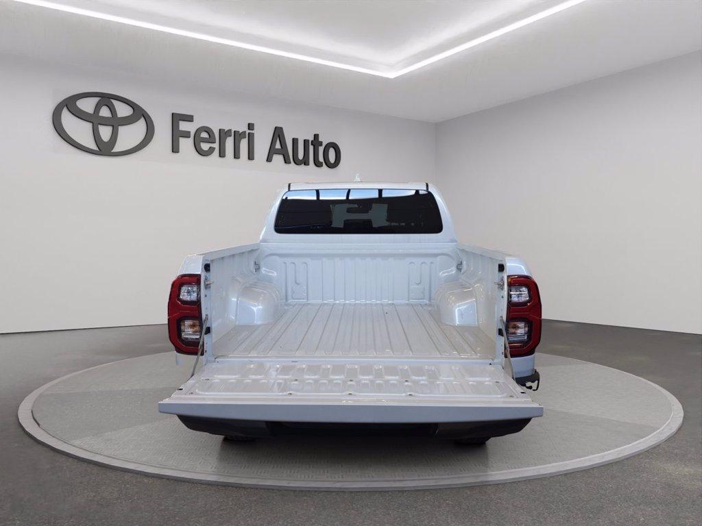 TOYOTA Hilux 2.8 d-4d 48v double cab invincible auto del 2026