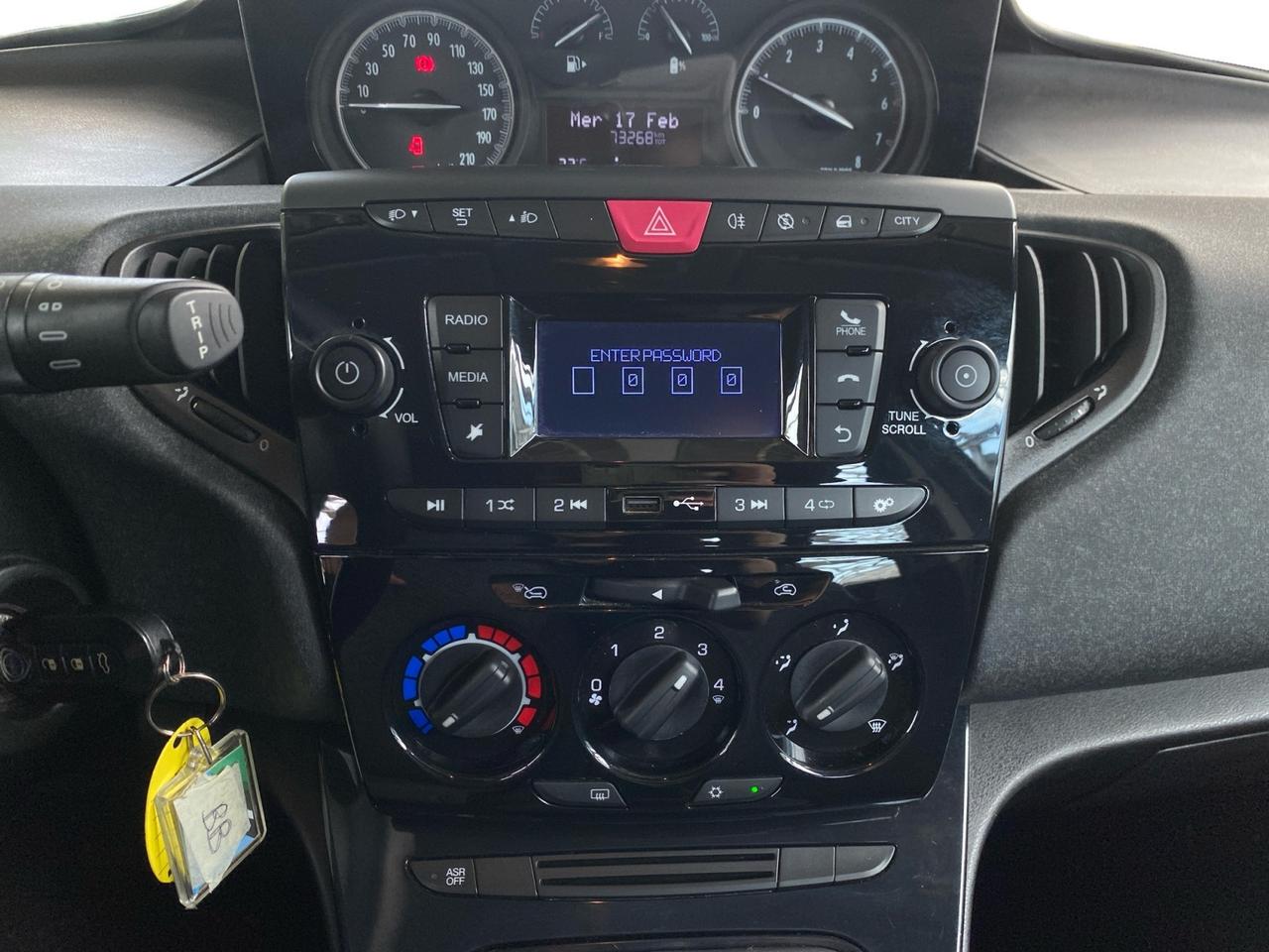 LANCIA Ypsilon III 2021 - Ypsilon 1.0 firefly hybrid Silver s&s 70cv 5p.ti