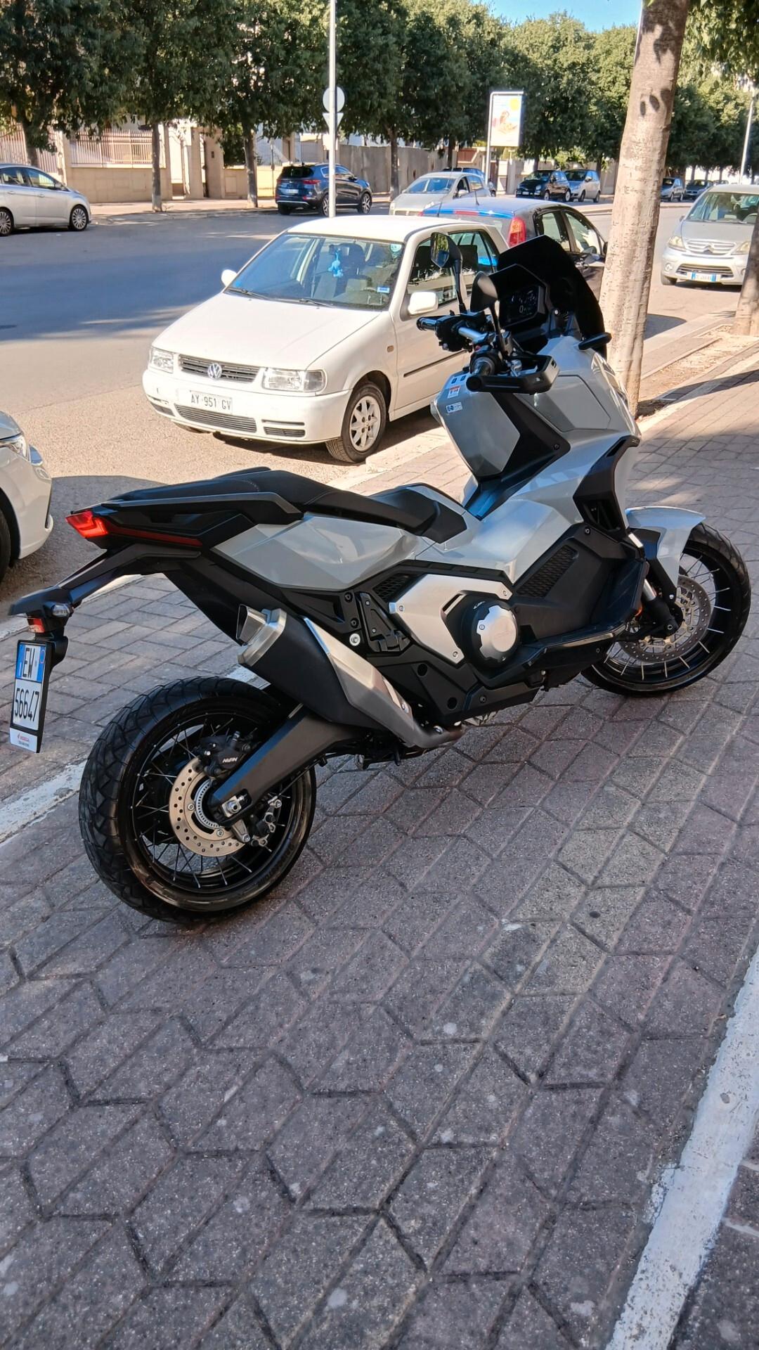 Honda X-ADV 750 PARI AL NUOVO
