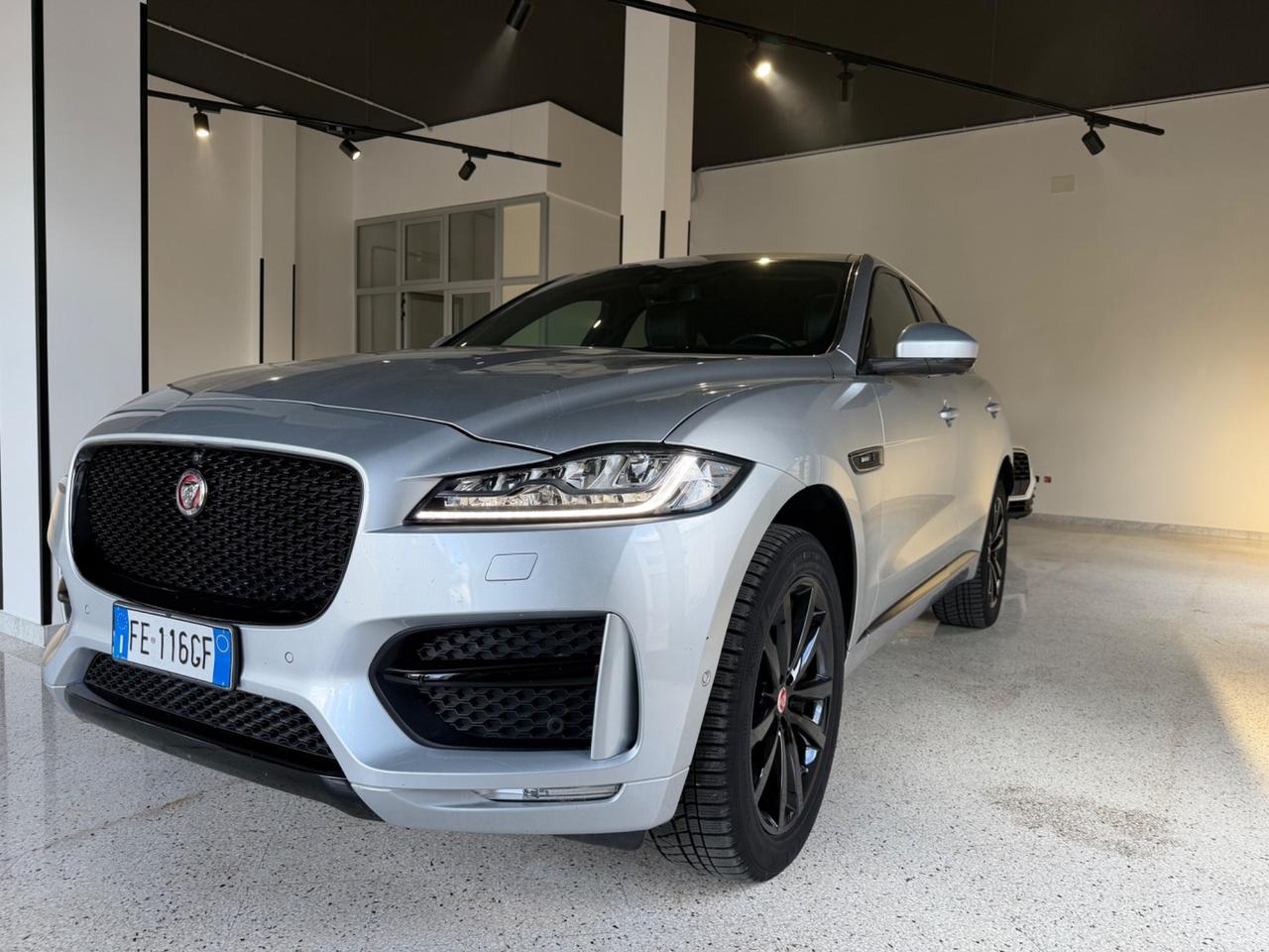 Jaguar F-Pace 2.0 R-Sport MOTORE 0Km fatturato