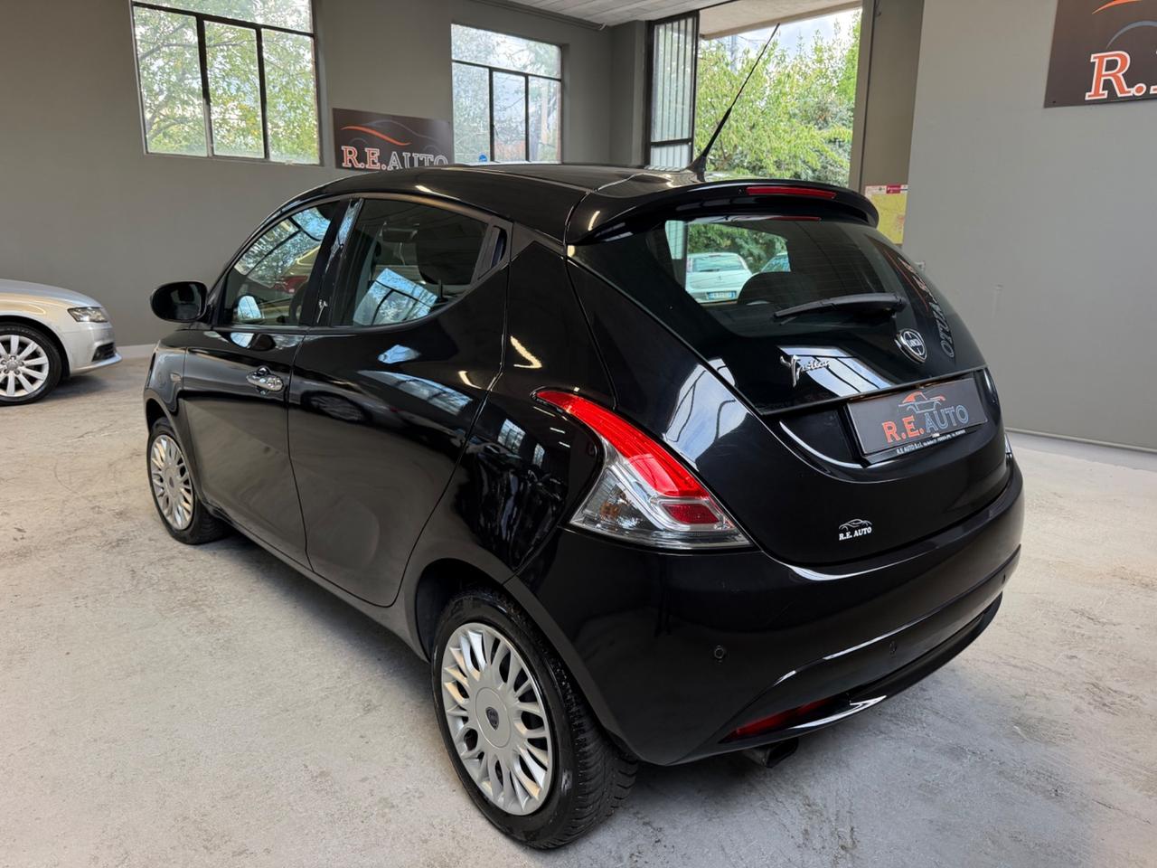 Lancia Ypsilon 0.9 TwinAir 85 CV 5 porte S&S DFN Gold