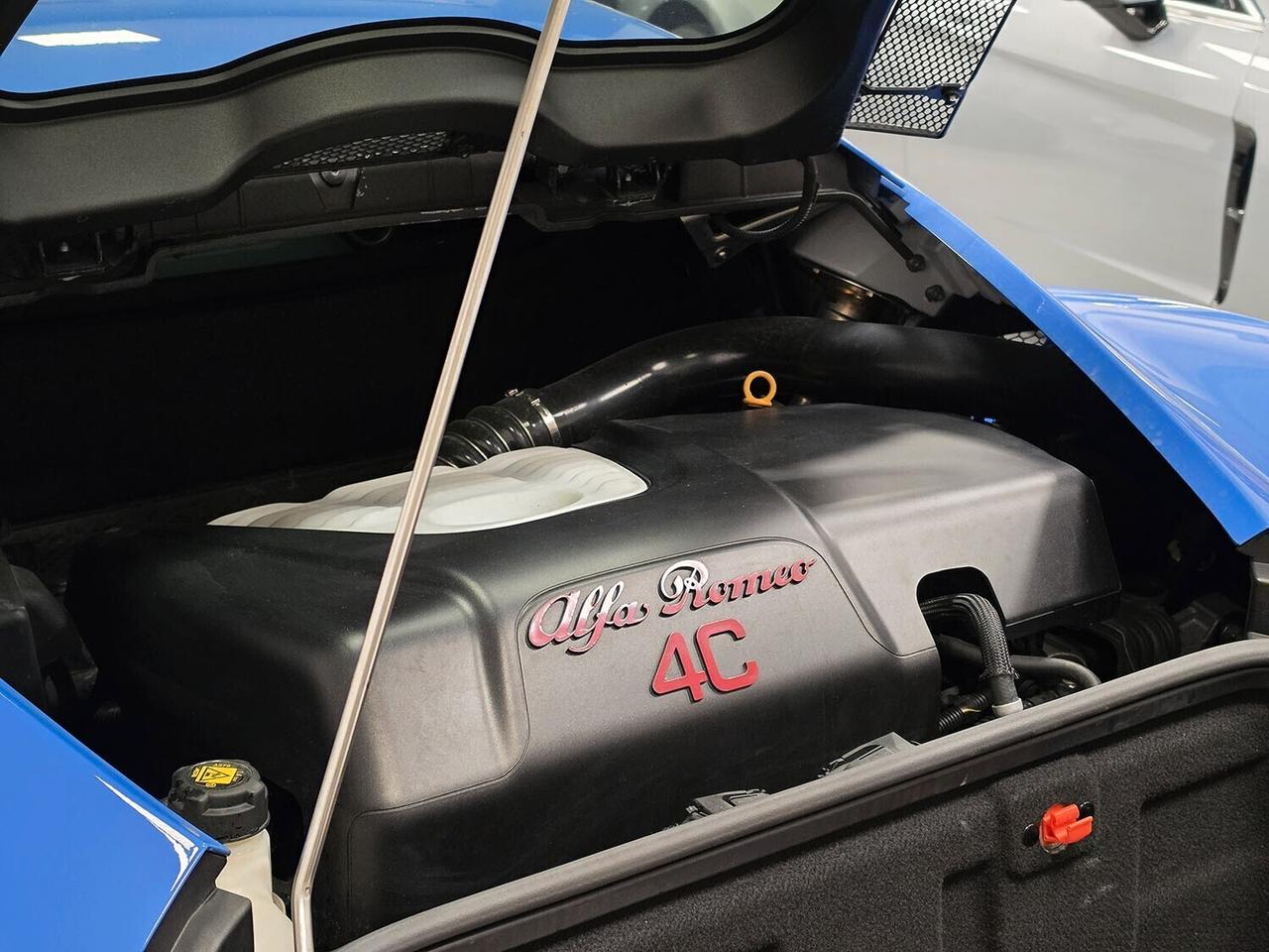 Alfa Romeo 4C 1750 TBi VERNICE SPECIALE _ TAGLIANDATA MENO DI 1000KM FA _ UNICO PROPRIETARIO _ SERVICE BOOK _ GARANZIA 12 MESI _ ALPINE _ ESTINTORE
