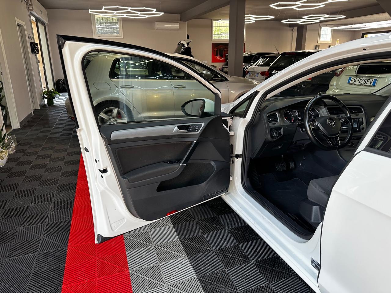 Volkswagen Golf 7 1.6 TDI DSG - FABIANOAUTO