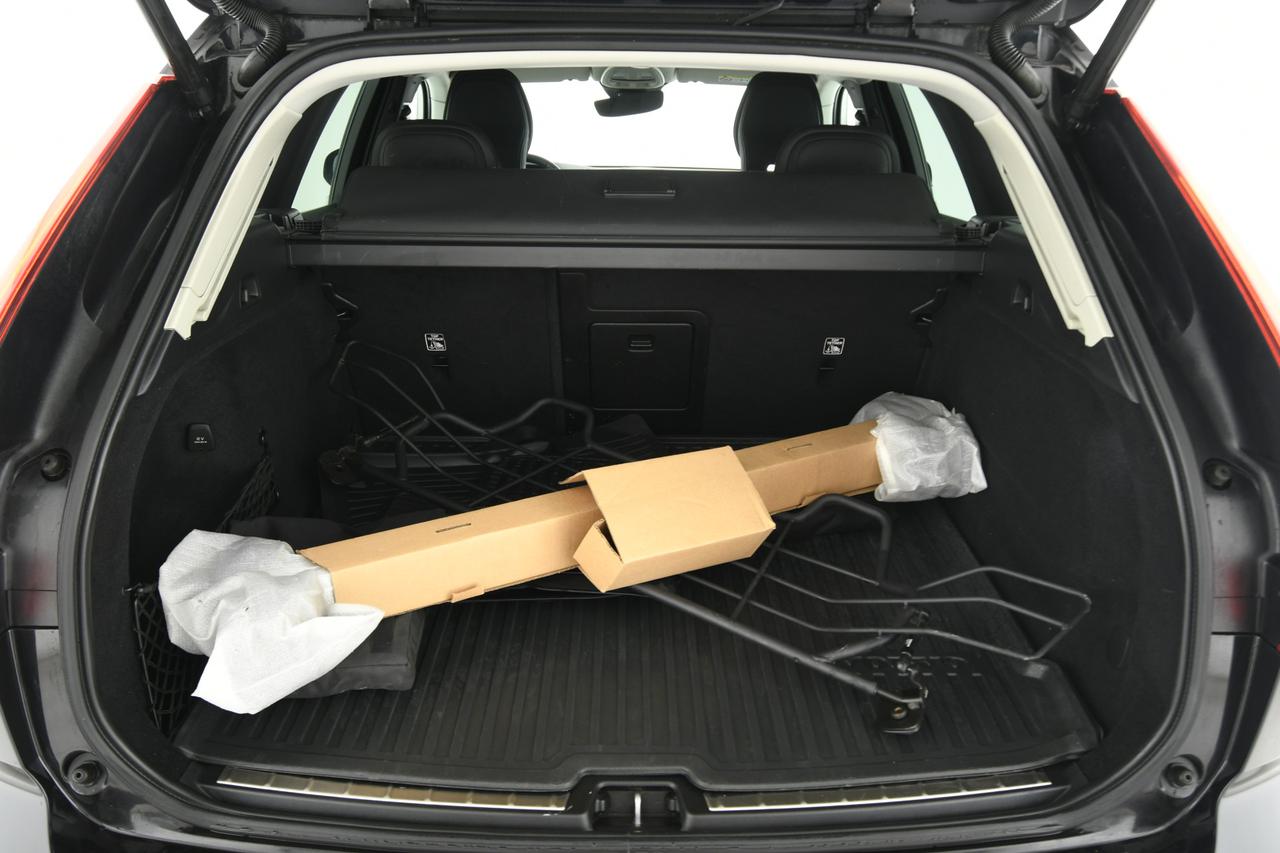 VOLVO XC60 2.0 b4 Momentum Pro awd auto CAMERA+C18"