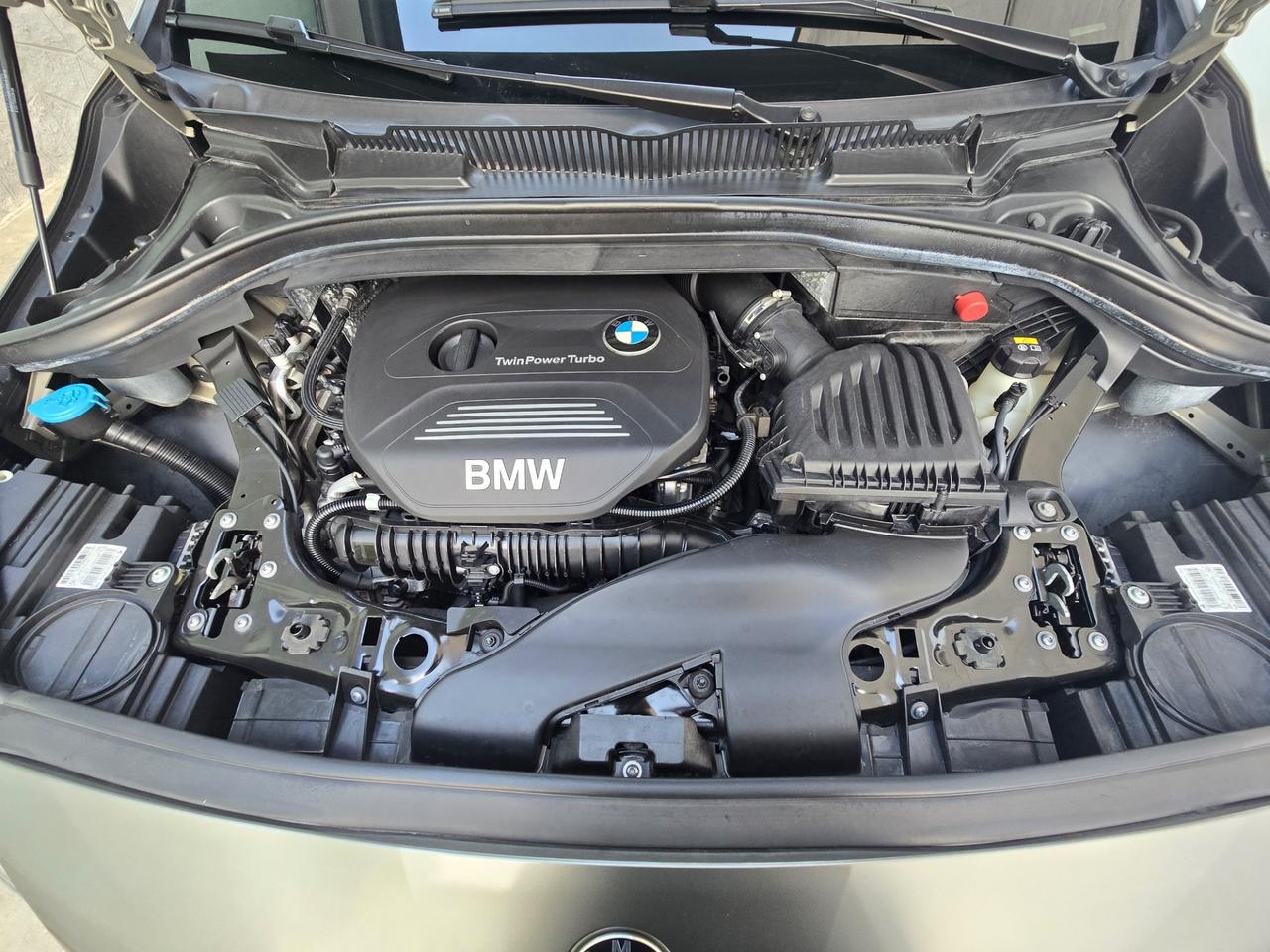 BMW 220i Active Tourer Advantage