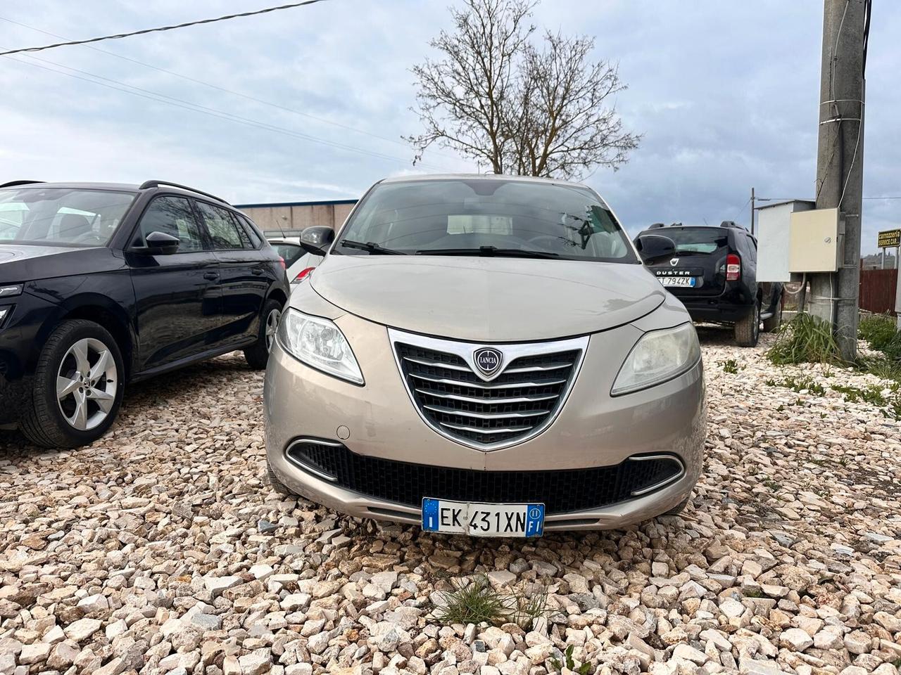 Lancia Ypsilon 1.2 69 CV 5 porte S&S Silver