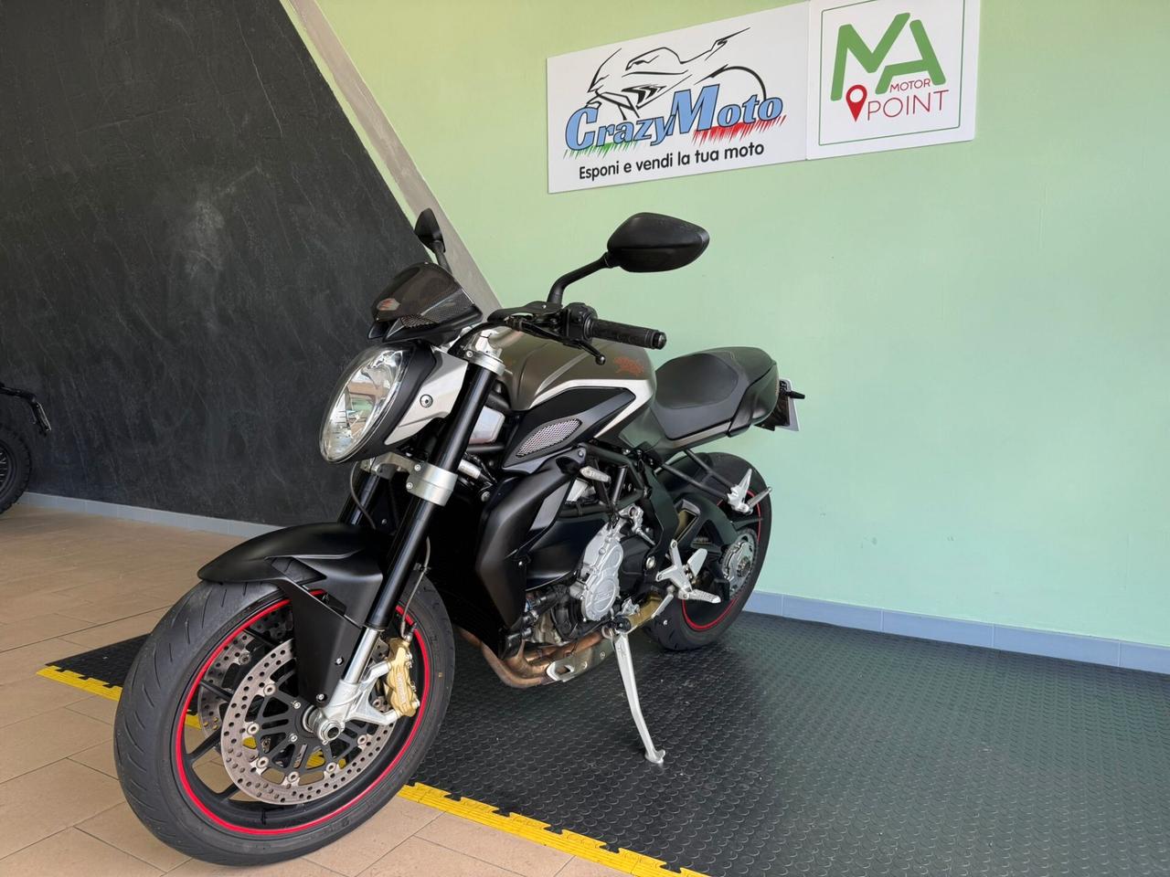 Mv Agusta Brutale 675