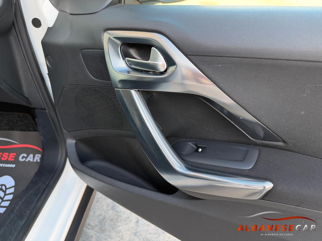 Peugeot 2008 1.6 e-HDi 115 CV Allure/TETTO PANORAMICO