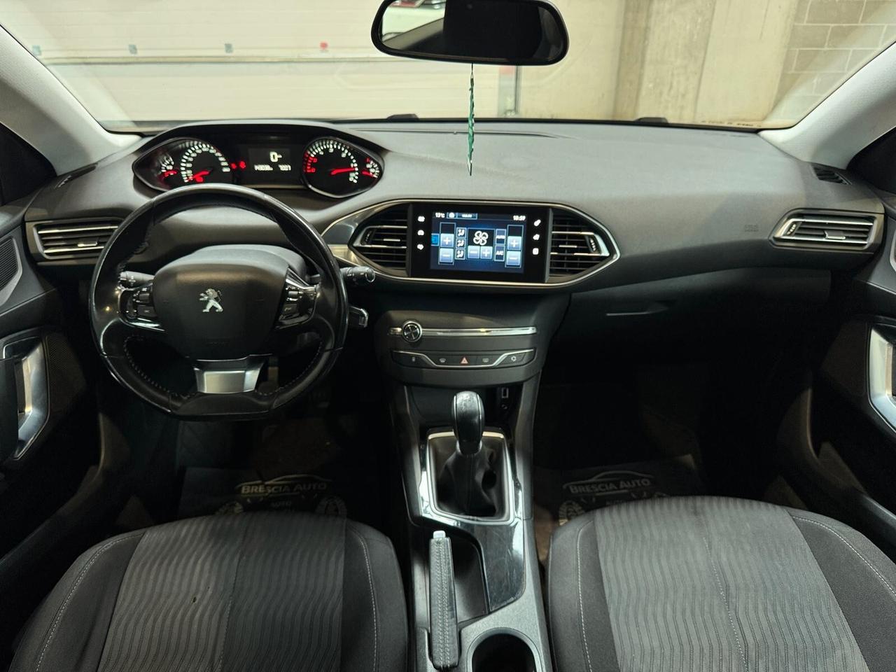 Peugeot 308 II 2015 5p 1.6 hdi 8v Active 92cv fap