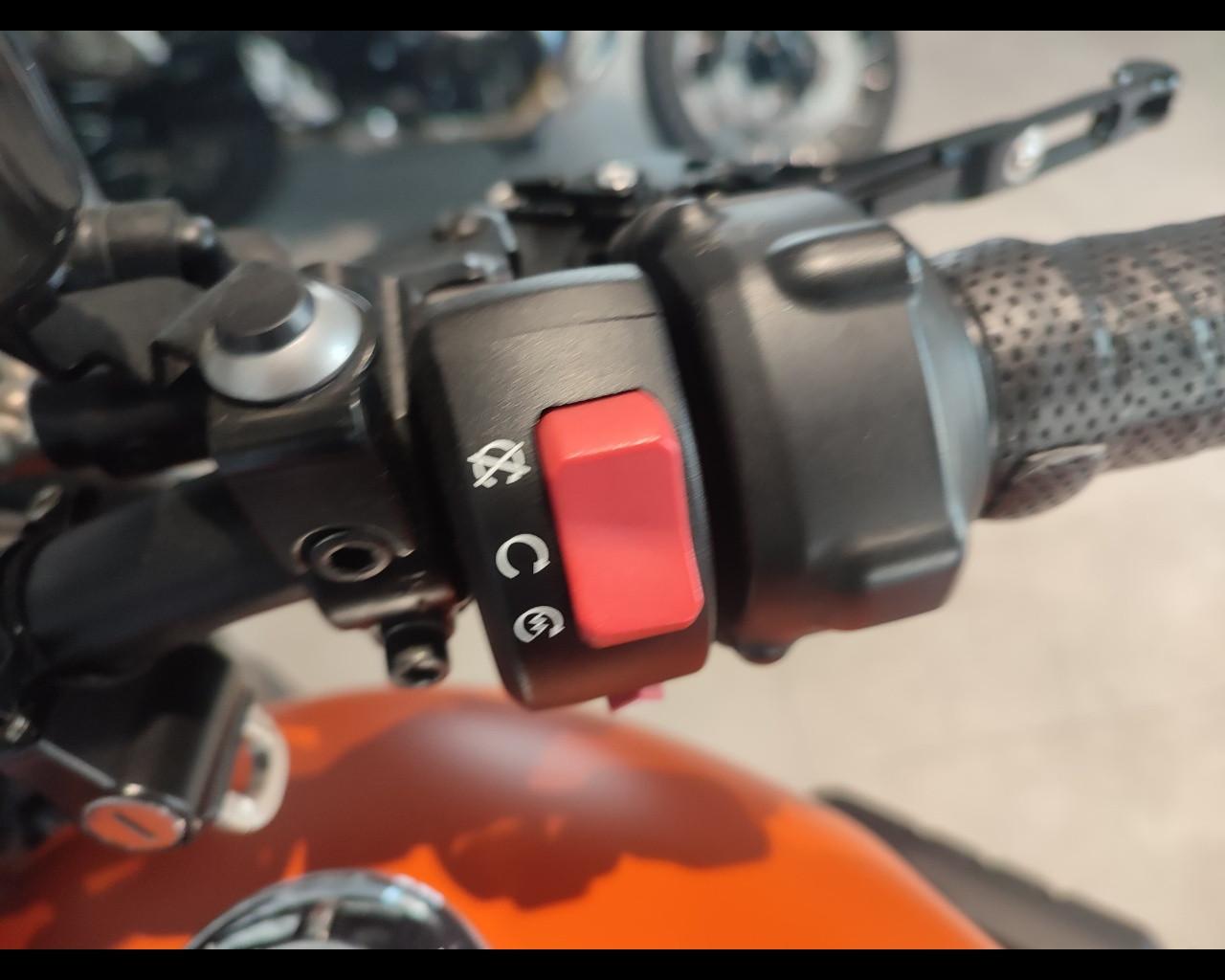 TRIUMPH Street Scrambler - Triumph Street Scrambler (2021 —> 2023)