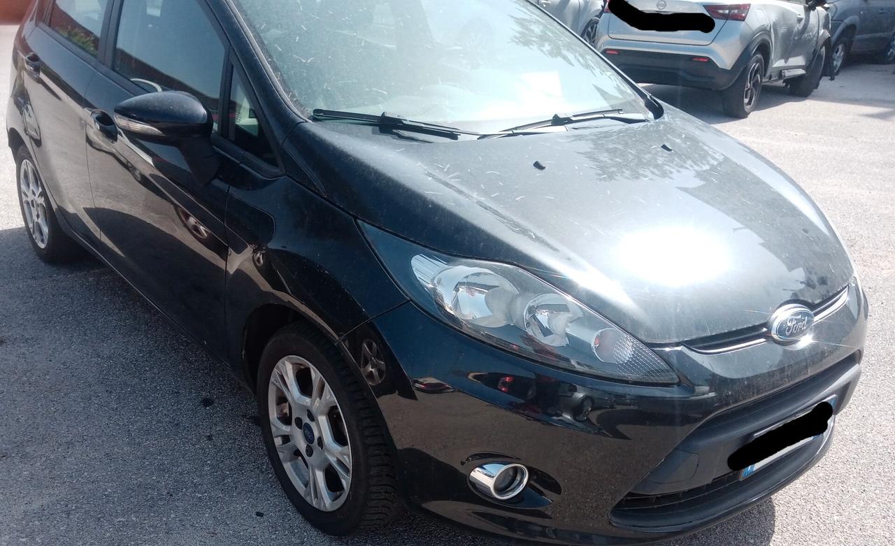 Ford Fiesta 1.4 TDCi 70CV 5 porte Titanium