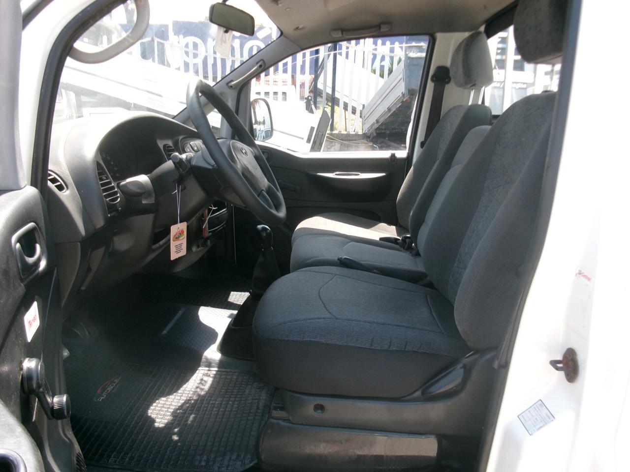Hyundai H-1 2.5 TDI CASSONE FISSO