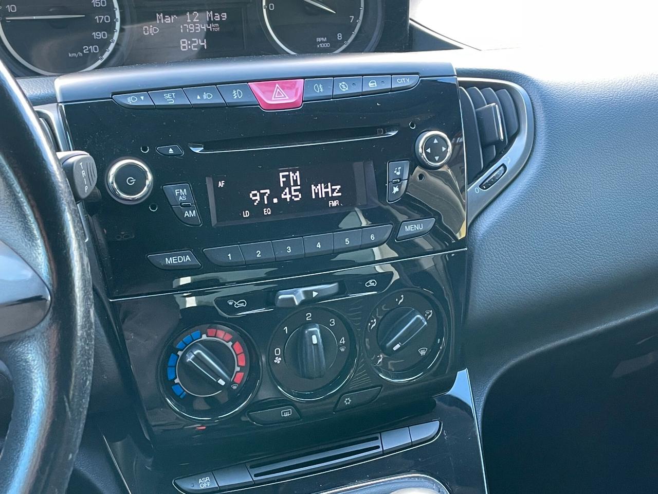 Lancia Ypsilon 1.2 69 CV 5 porte S&S Platinum