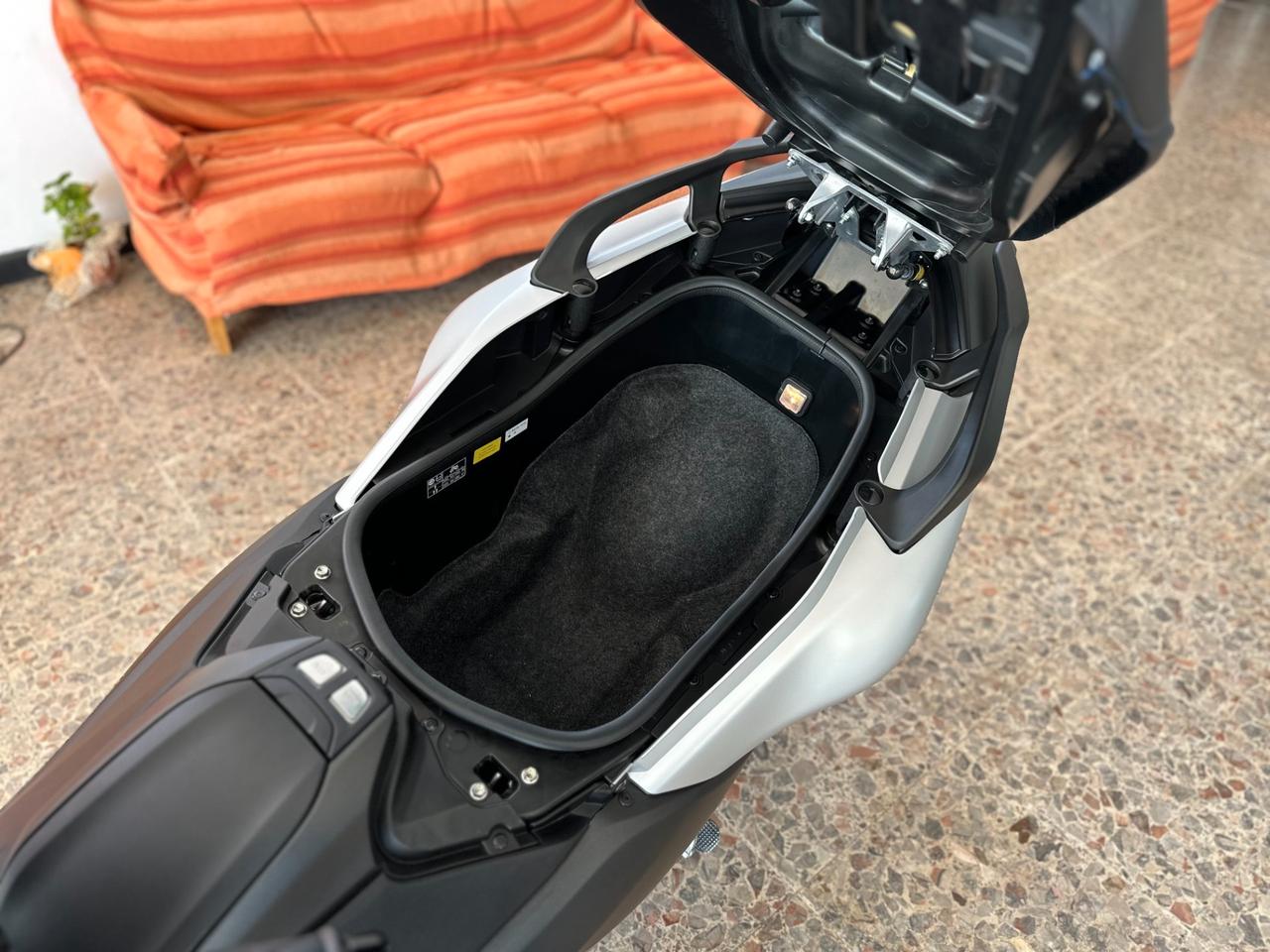 YAMAHA T-MAX 530 SX 2018 SPORT EDITION