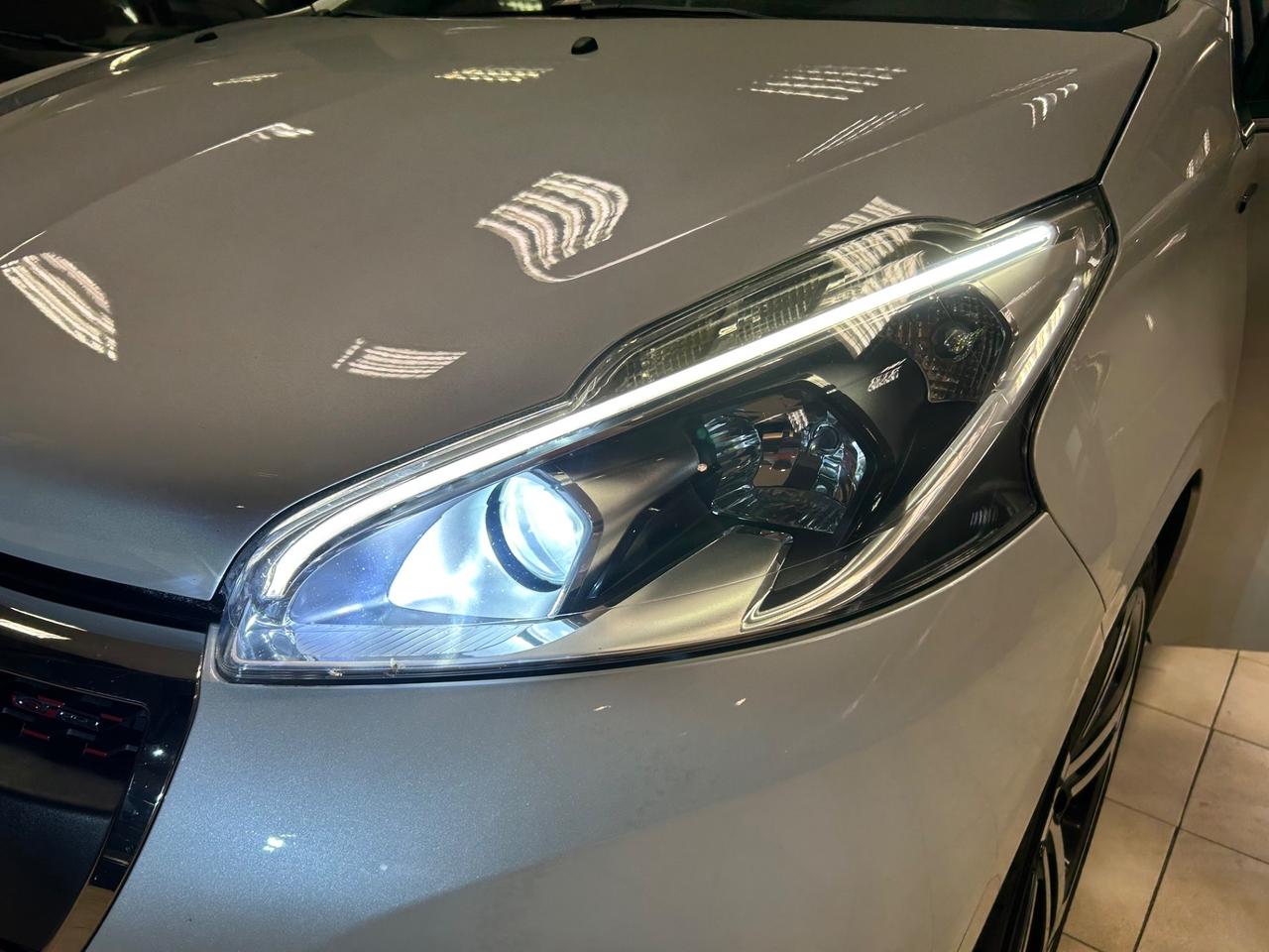 Peugeot 208 - 1.6 BlueHDi 120cv GT Line NEOPATENTATI