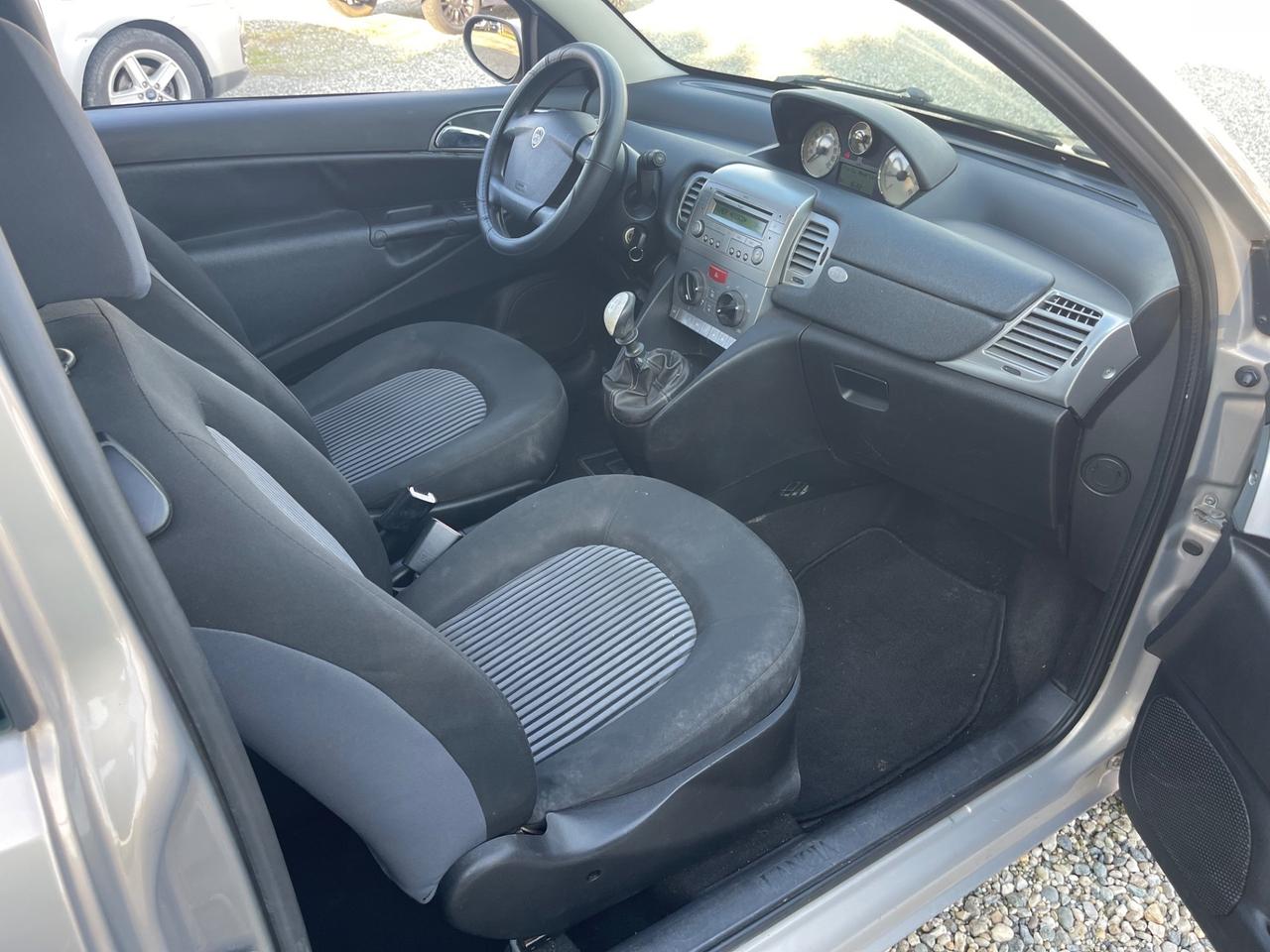 Lancia Ypsilon 1.2 Argento