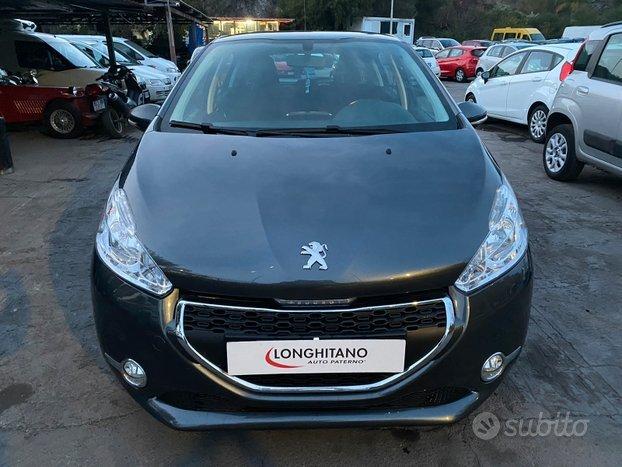 Peugeot 208 208