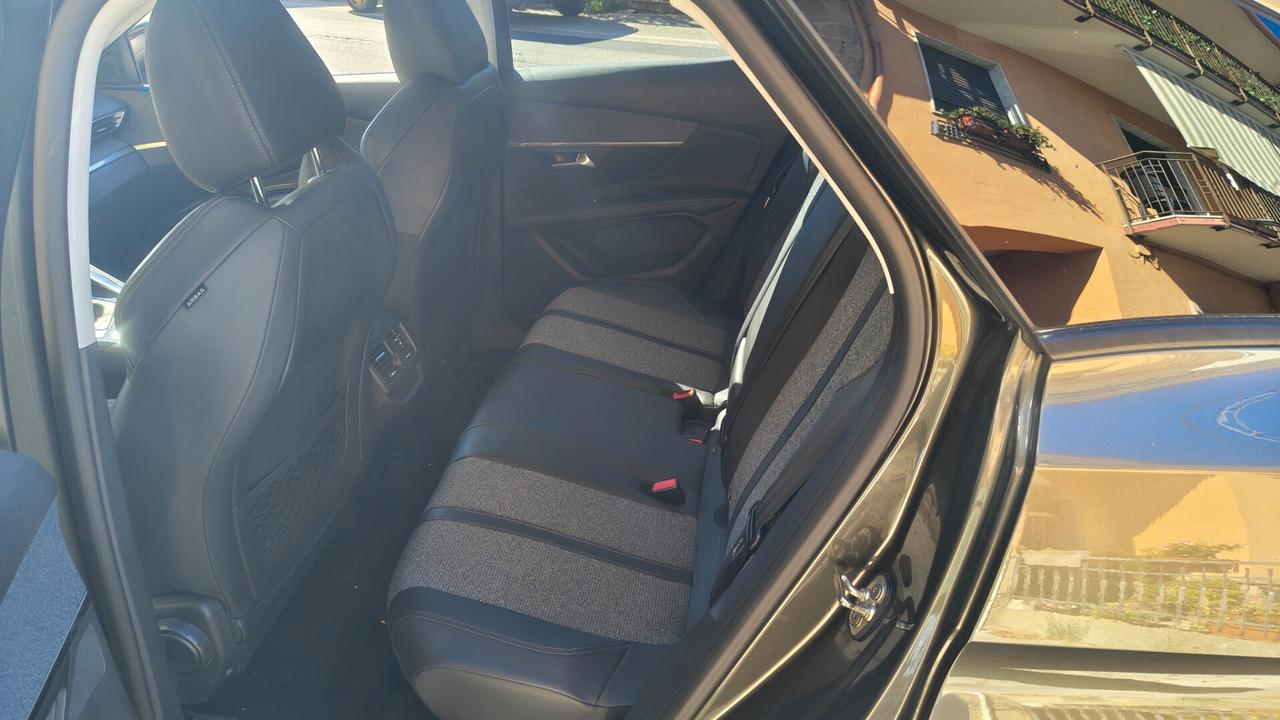 Peugeot 3008 BlueHDi 120 S&S Allure